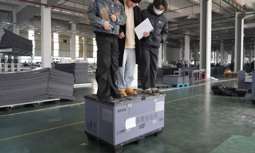 围板箱适合汽车零部件包装周转吗?从三大核心零件看一个箱子围板箱的适配 围板箱适合汽车零部件包装周转吗?从三大核心零件看一个箱子围板箱的适配